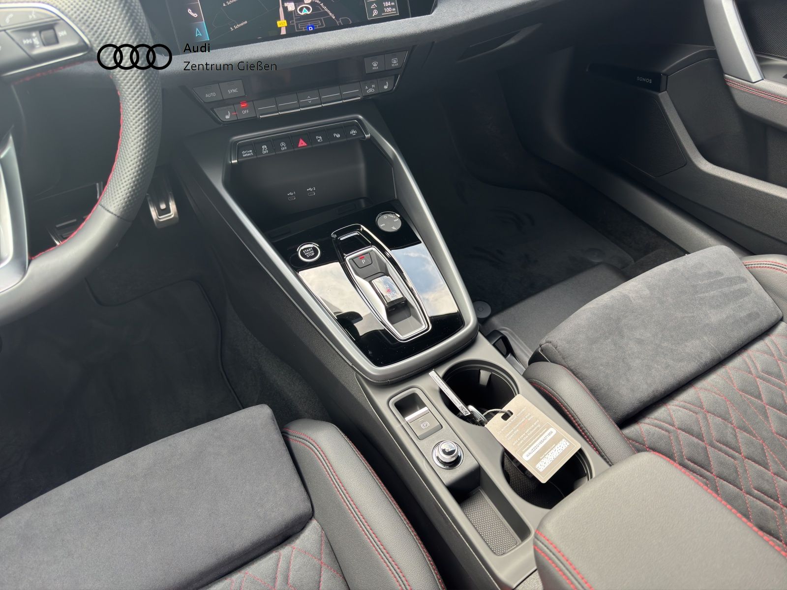 Audi A3 Limousine 35 TFSI S line Black HuD AHK SONOS