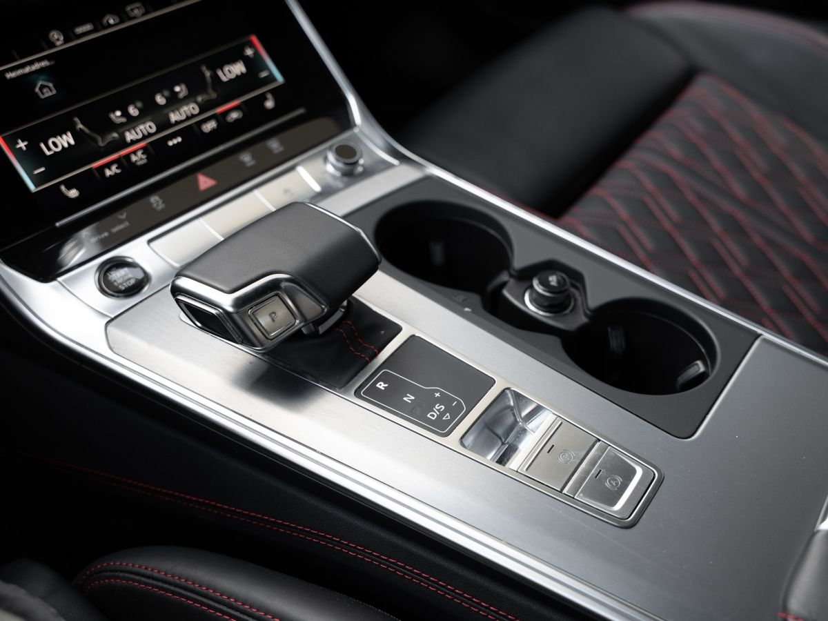 Audi A6 55 3.0 TFSI quattro Avant s line - Samsaru's Car Outlet