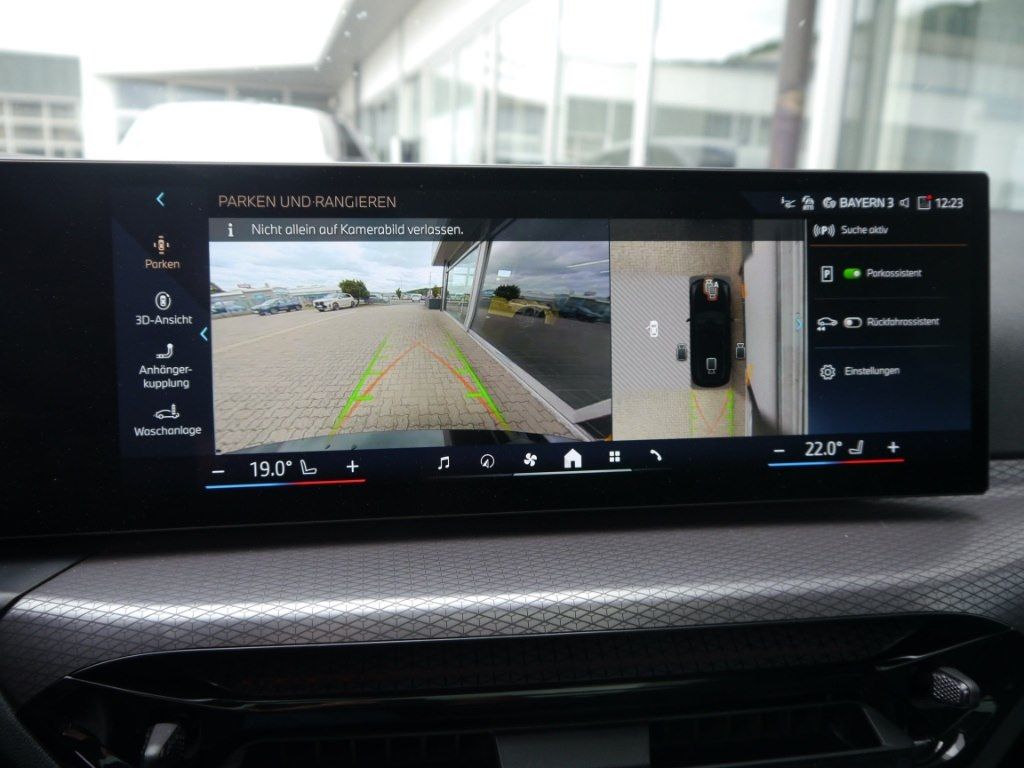 BMW 320i tour. M Sport A. +PANO+AHK+adLED+HIFI+