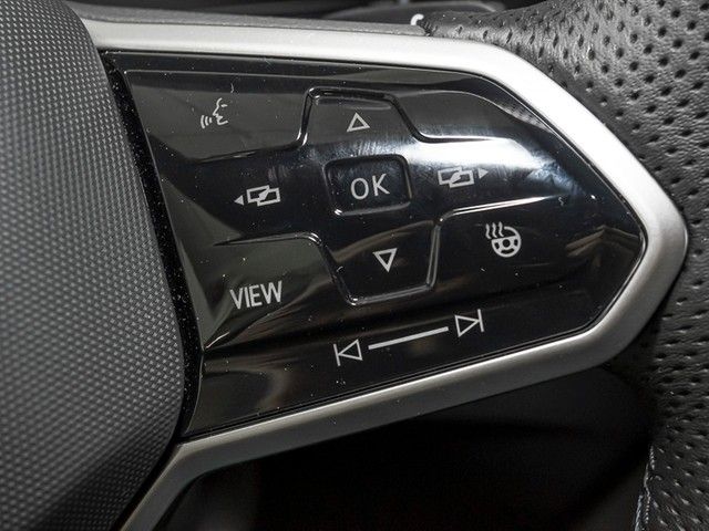 Volkswagen T-Roc 1.5 TSI DSG R-Line Black - Samsaru's Car Outlet