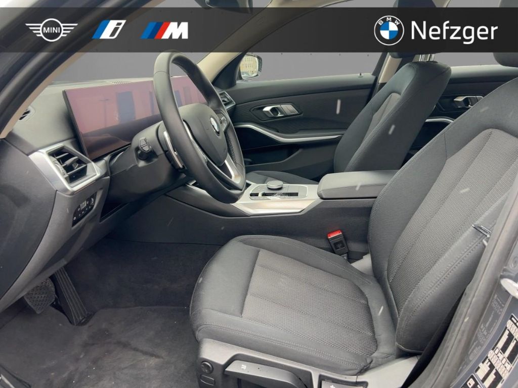 BMW 320 i xDrive Limousine Park-Assistenzsystem