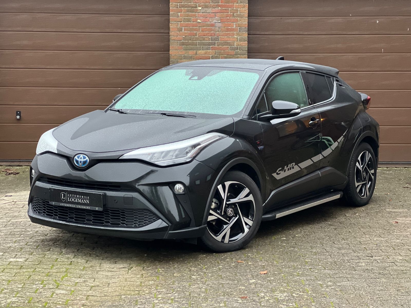 Toyota C-HR 2.0 Hybrid - Samsaru's Car Outlet