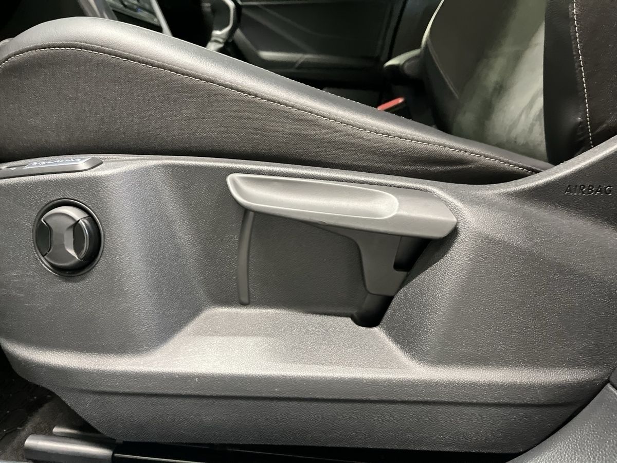Volkswagen T-Roc 1.0 TSI Style - Samsaru's Car Outlet