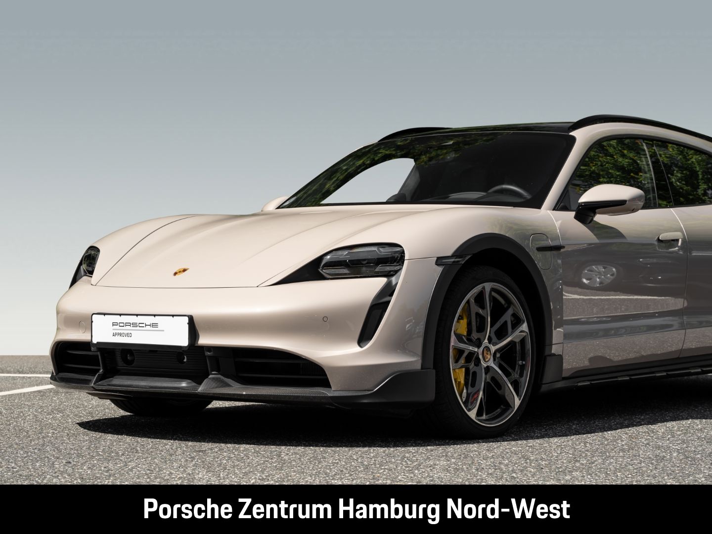 Porsche Taycan Turbo S Cross Turismo Burmester HUD PDCC
