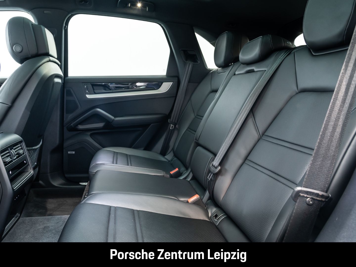 Porsche Cayenne E-Hybrid el.AHK InnoDrive Luft BOSE 360G