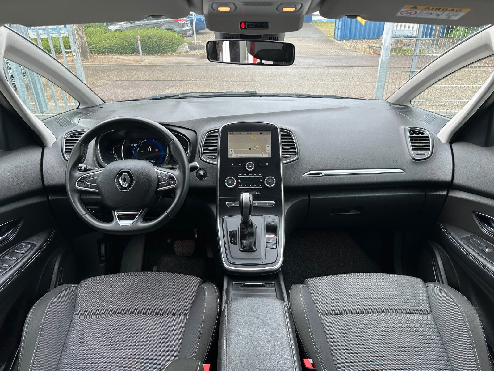 Renault Grand Scenic 160 EDC - Samsaru's Car Outlet