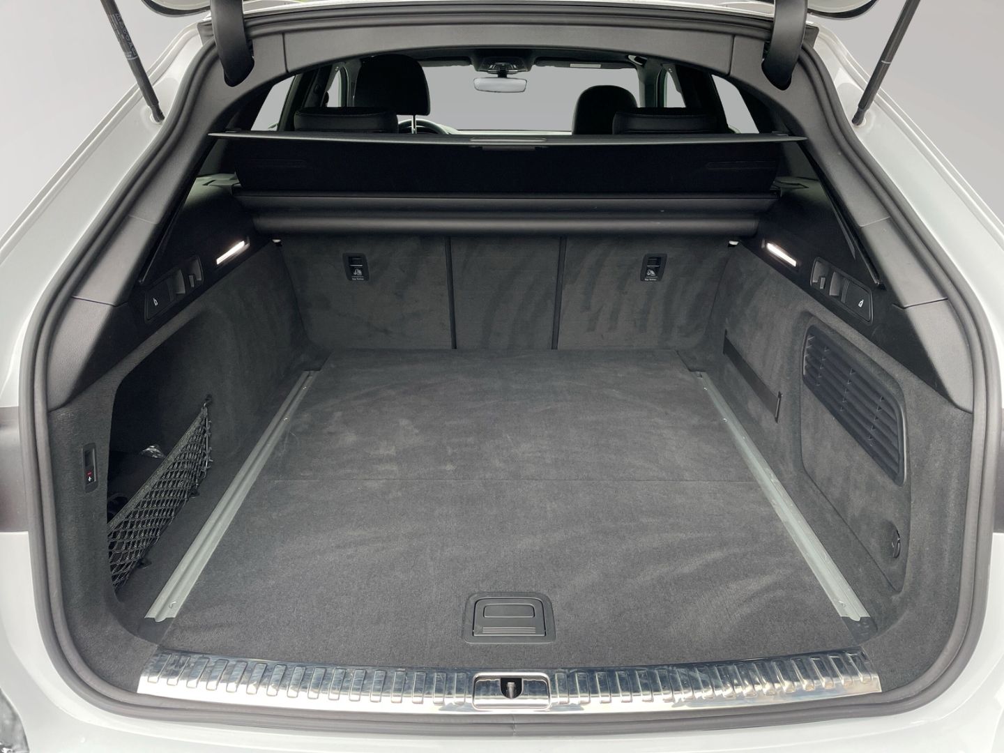 Audi A6 Avant 35 TDI advanced - Samsaru's Car Outlet