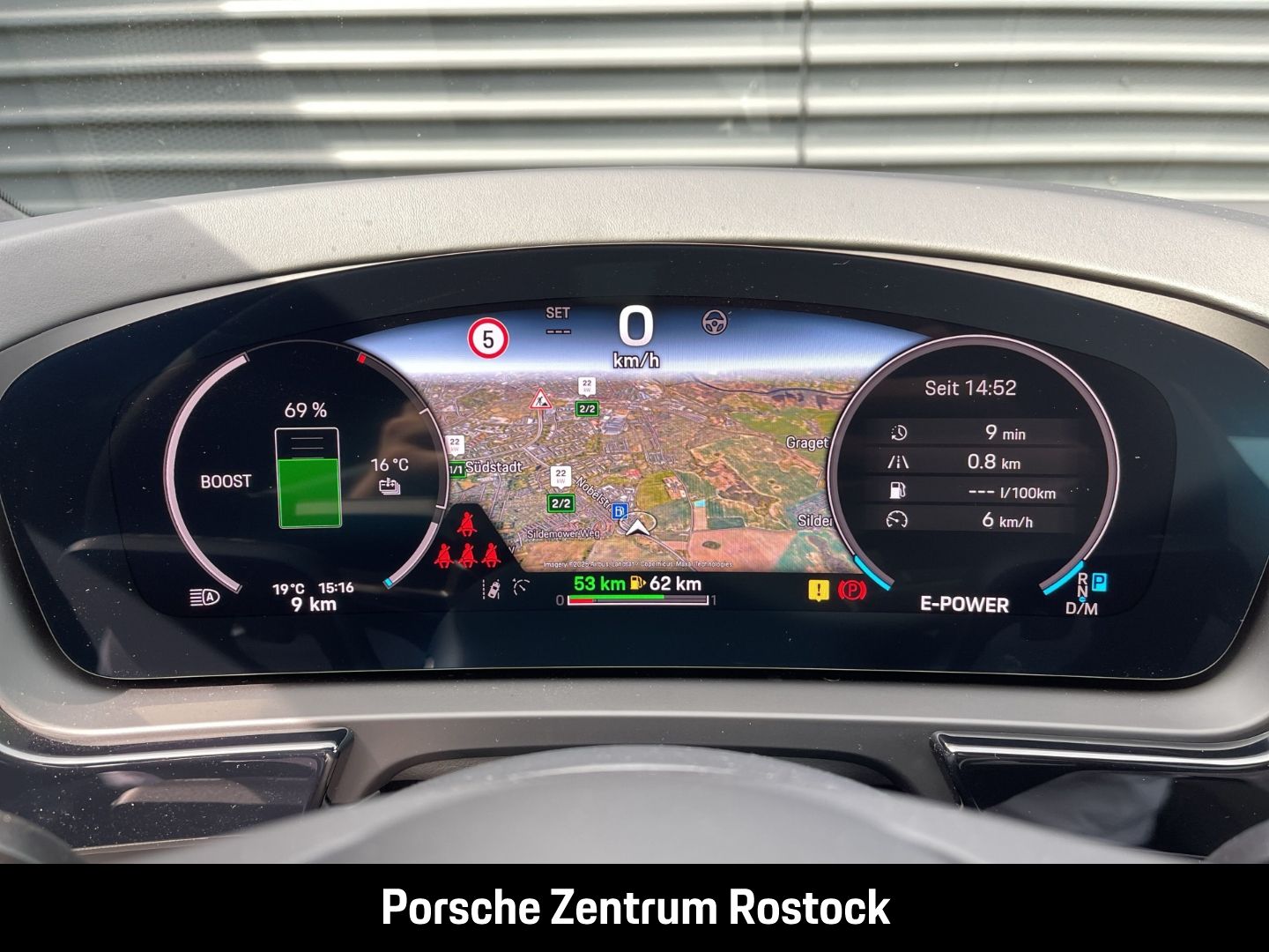 Porsche Cayenne E-Hybrid Coupe Panorama Surround-View