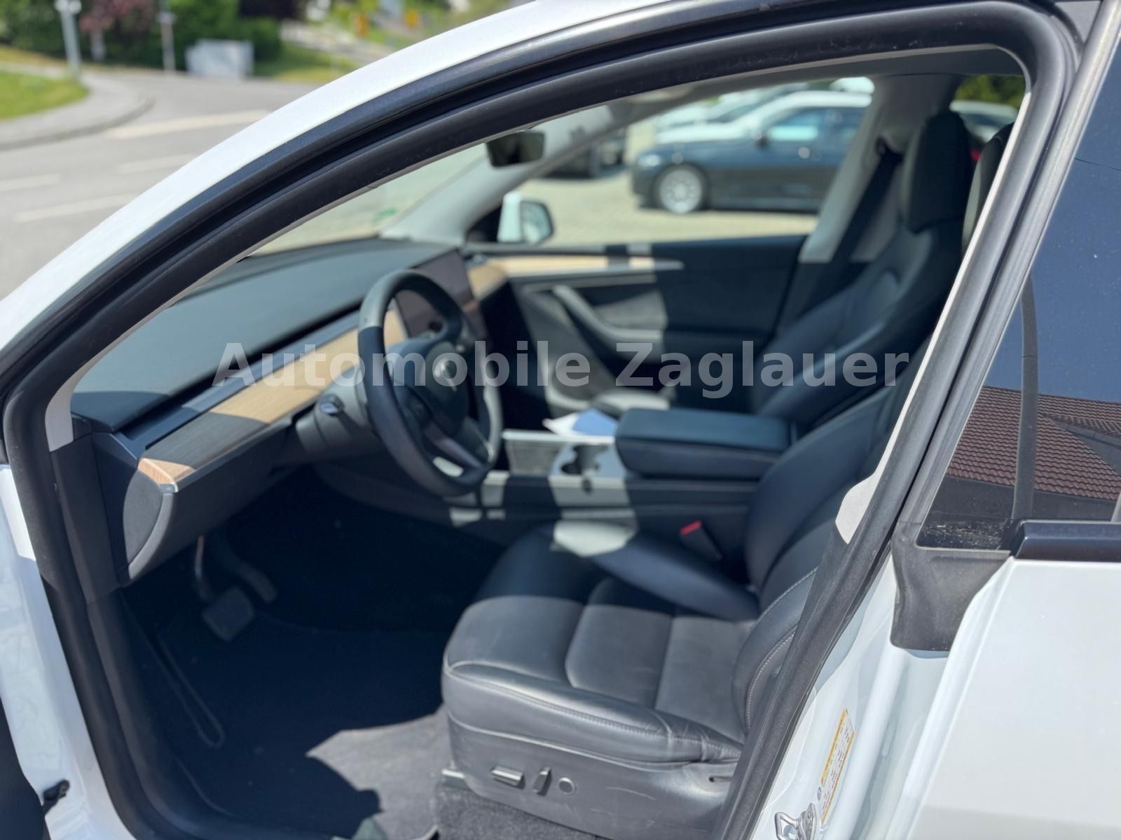 Tesla Model Y Long Range AWD AHK | Enhanced Autopilot