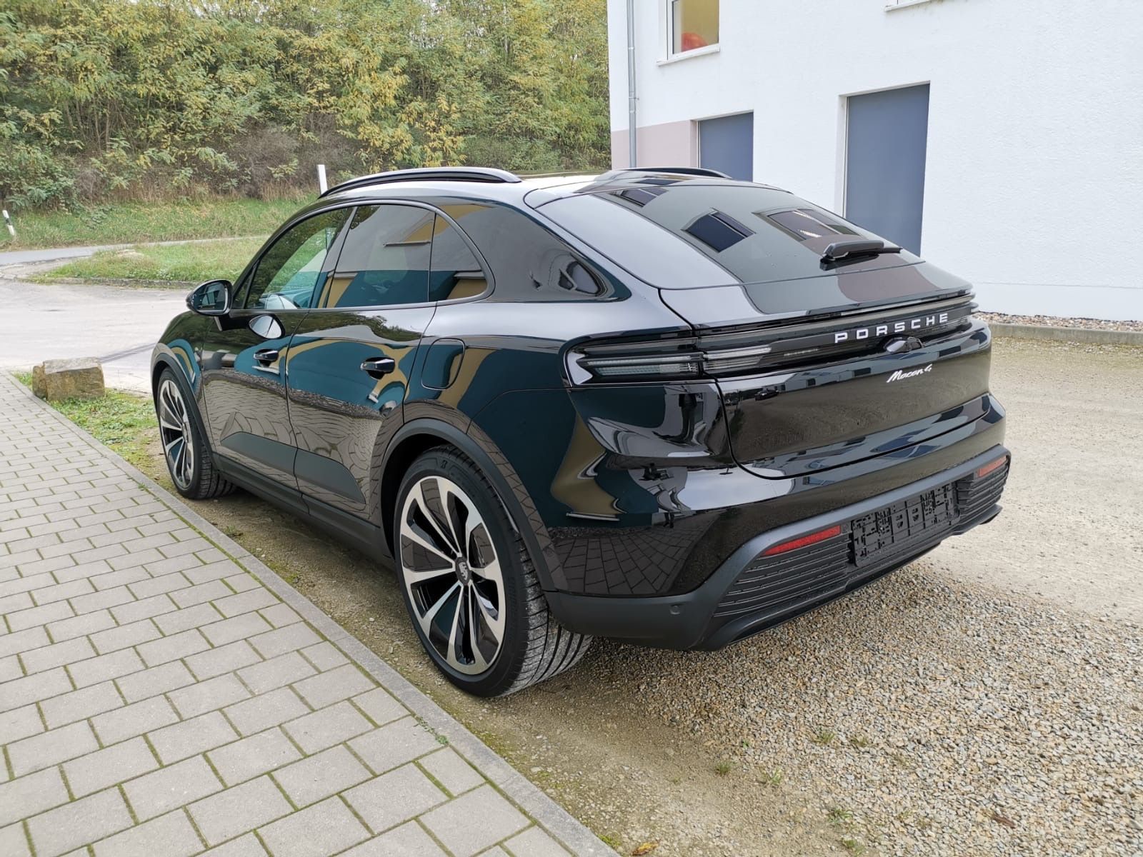 Porsche Macan - Samsaru's Car Outlet