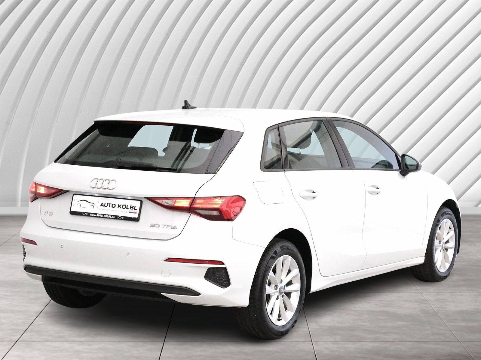 Audi A3 Sportback 30 TFSI basis - Samsaru's Car Outlet