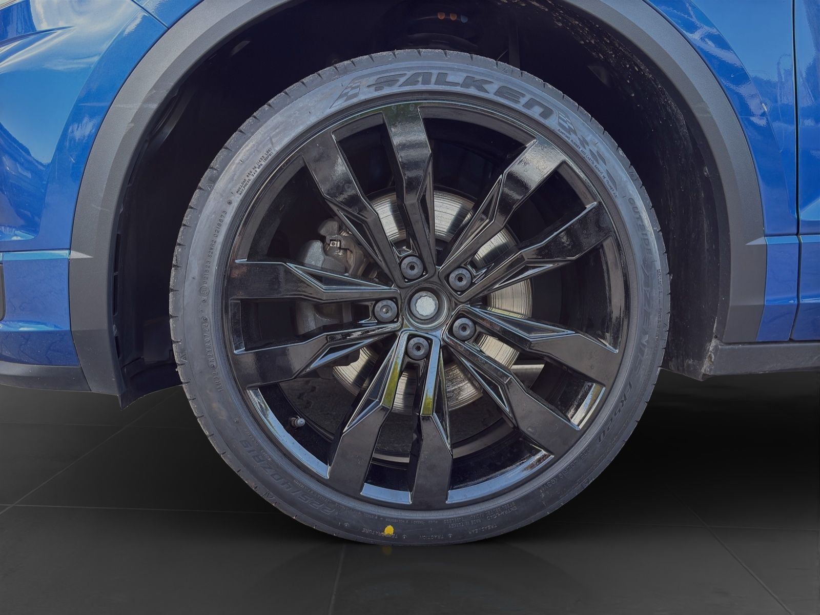 Volkswagen T-Roc 1.5 TSI DSG R-LINE - Samsaru's Car Outlet
