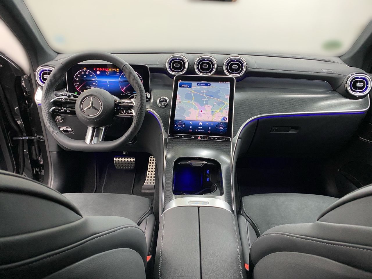 Mercedes-Benz GLC 300 d 4Matic AMG+AHK+PANO+HANDS-FREE+360°