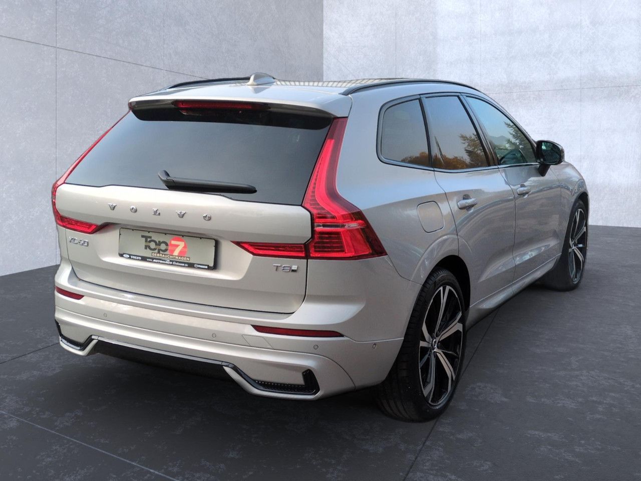 Volvo XC60 T8 Recharge Ultra Dark Plug-In Hybrid AWD