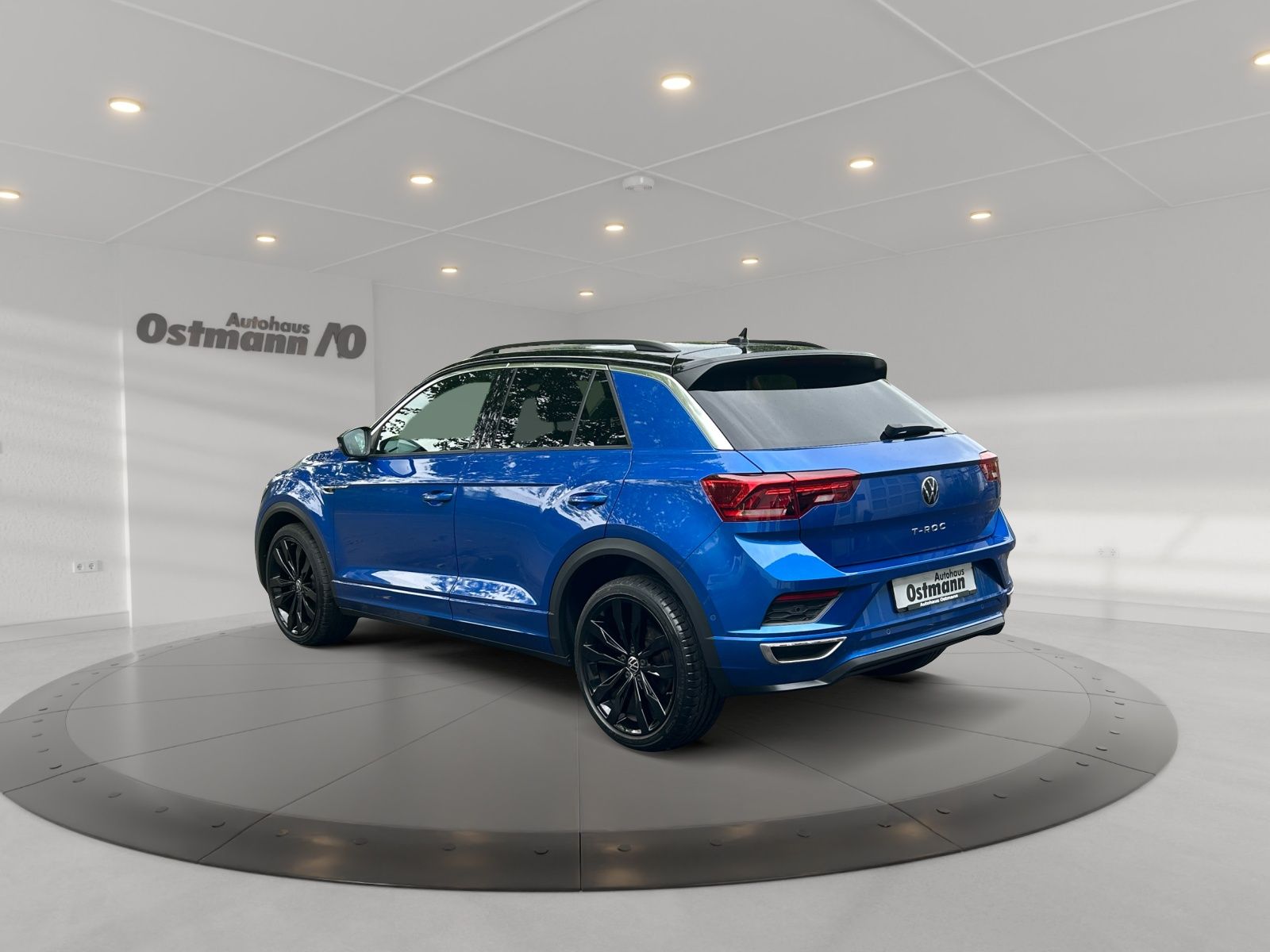 Volkswagen T-Roc 1.5 TSI Sport R-Line - Samsaru's Car Outlet
