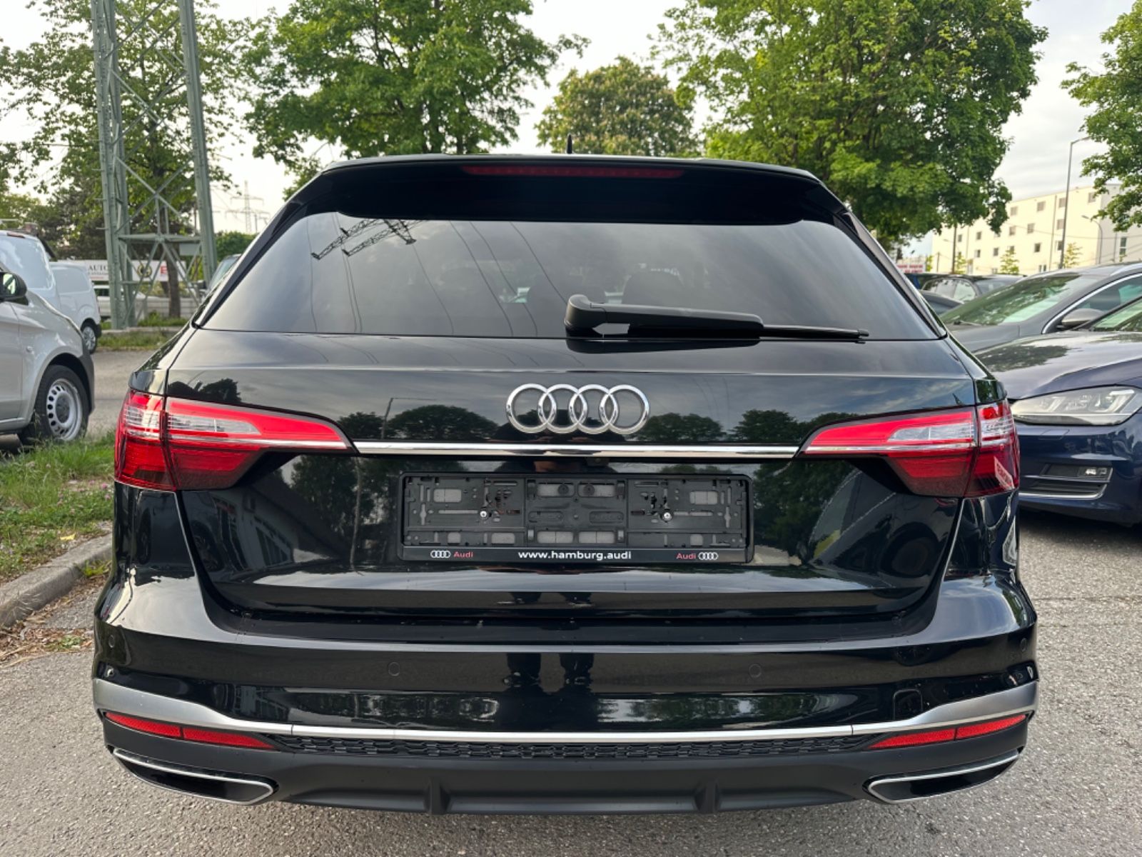 Audi A4 Avant 35 TFSI S-LINE - Samsaru's Car Outlet