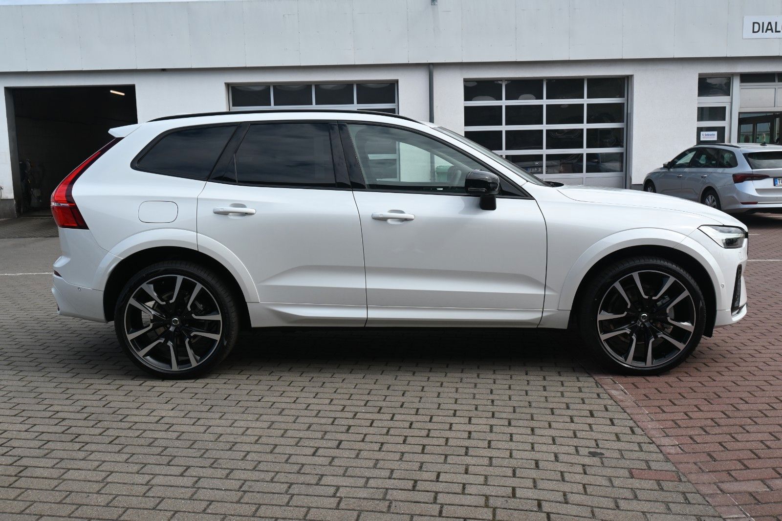 Volvo XC60 B4 D AWD Ultimate Dark*STDHZG*LUFT*360°*ACC
