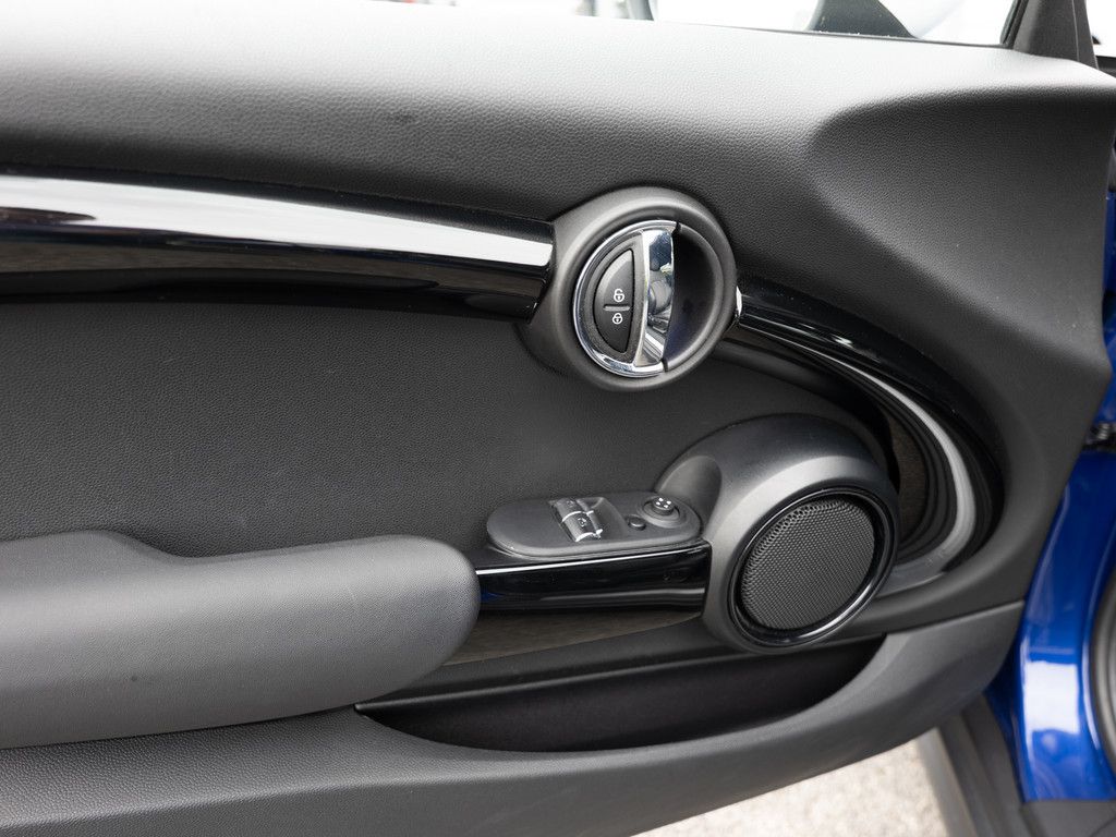 MINI Cooper Chili - Samsaru's Car Outlet