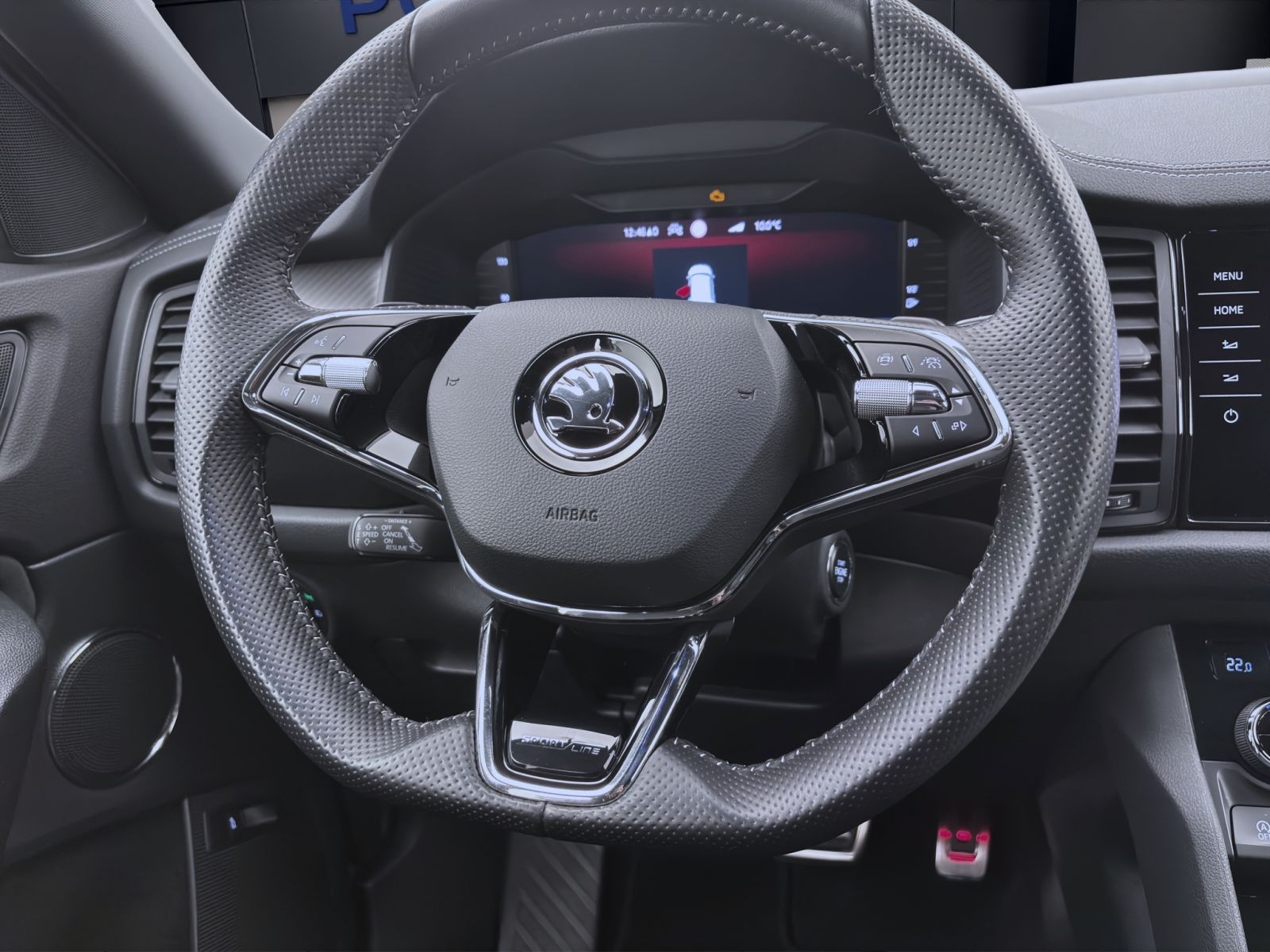 Skoda Kodiaq 2.0 TDI DSG 4x4 SPORTLINE PANO STDHZG AHK
