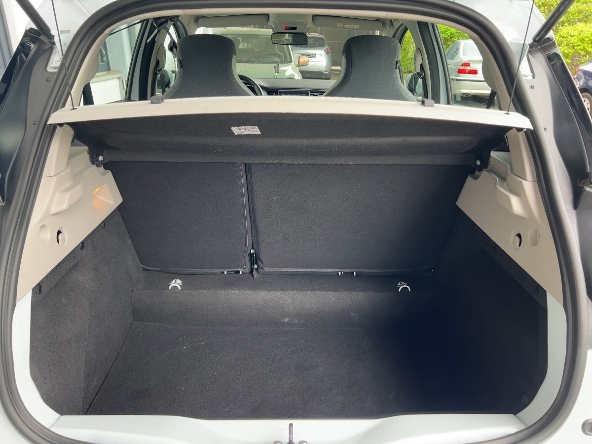 Renault ZOE R110 Z.E 50 - Samsaru's Car Outlet