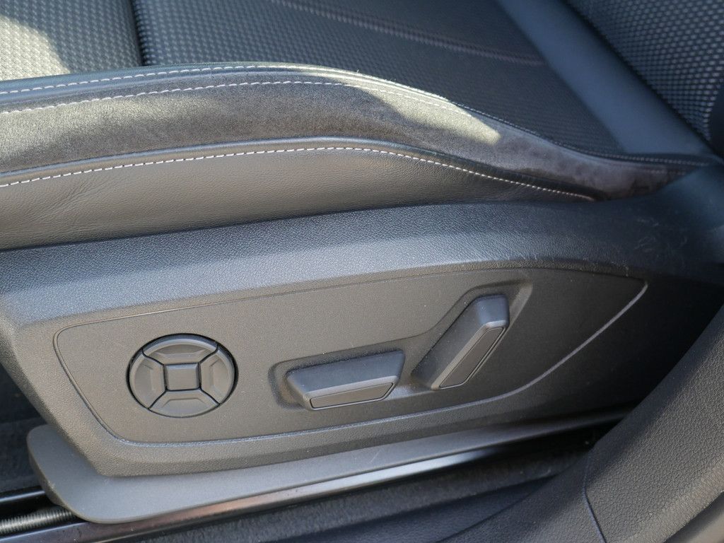 Audi Q3 40 TDI quattro advanced S-LINE - Samsaru's Car Outlet