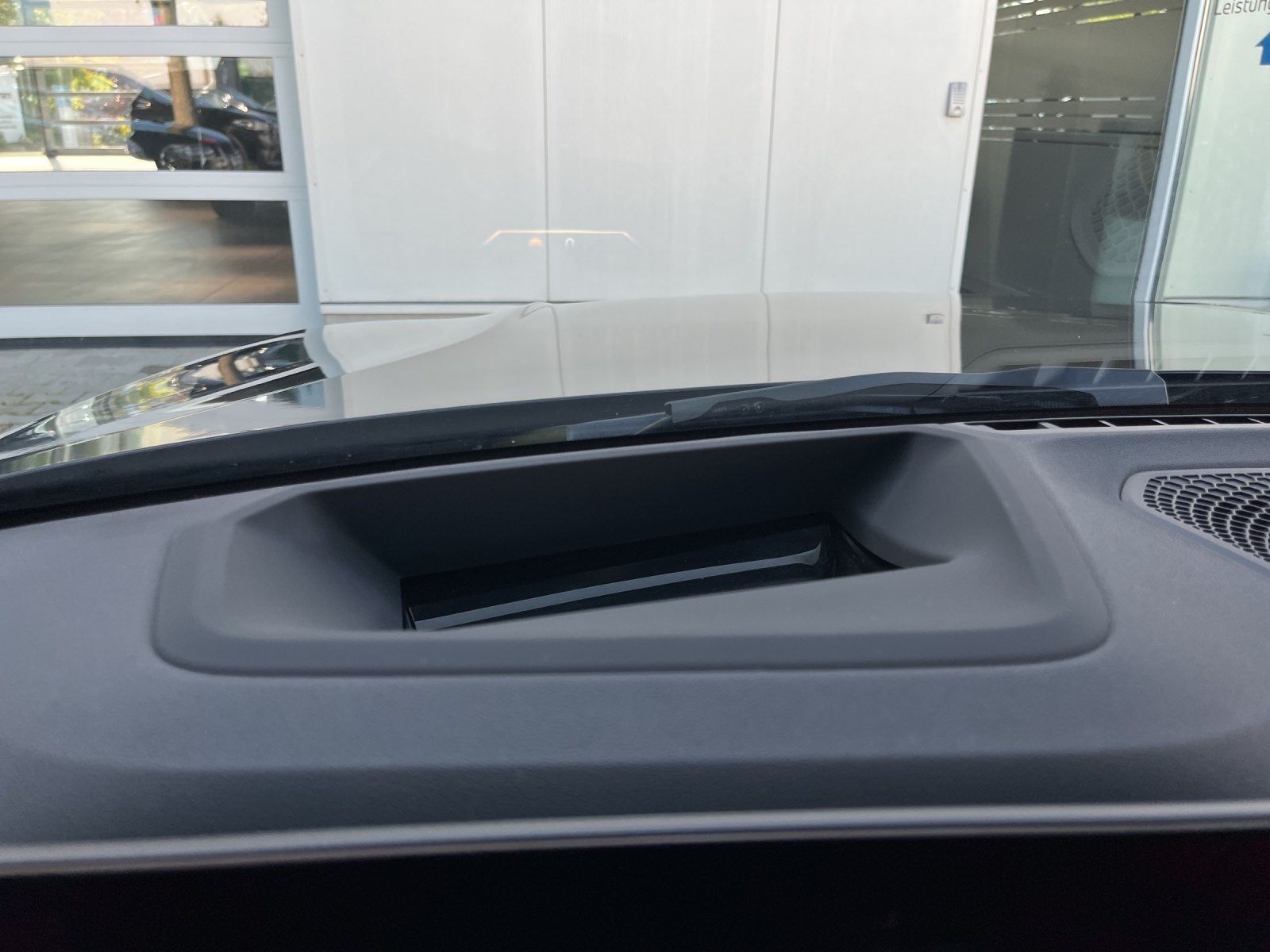 BMW 320i Limousine M-Sport AHK HUD DrivAss. ACC Park