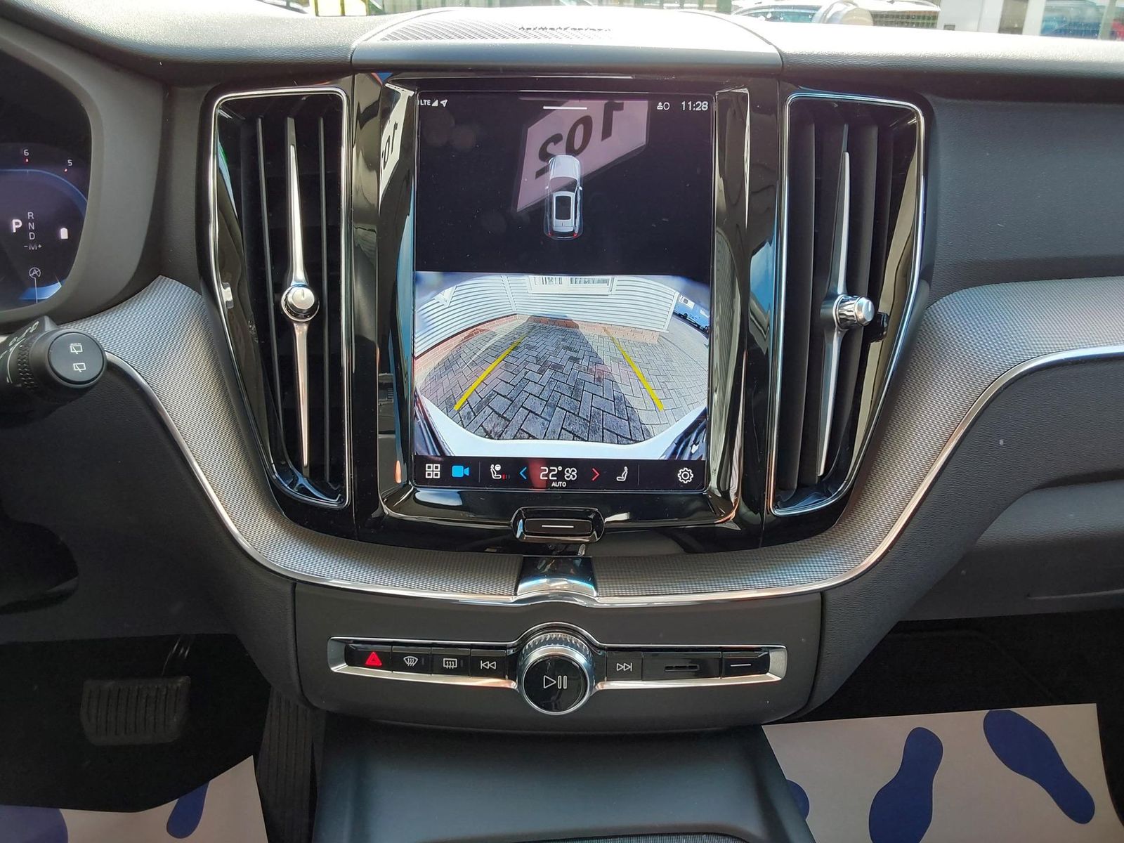 Volvo XC60 B4 D AWD Plus Dark AHK/ACC/LED/SHZ/PDC/N...