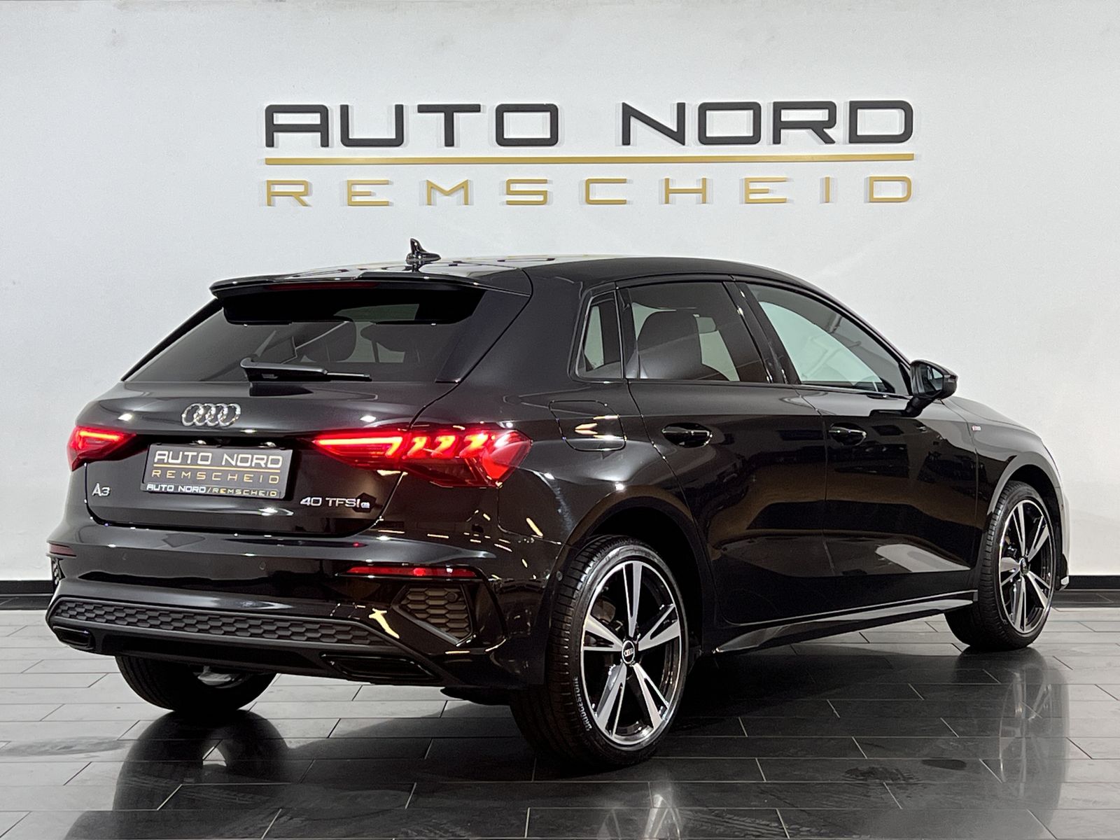 Audi A3 40 TFSIe S-line - Samsaru's Car Outlet
