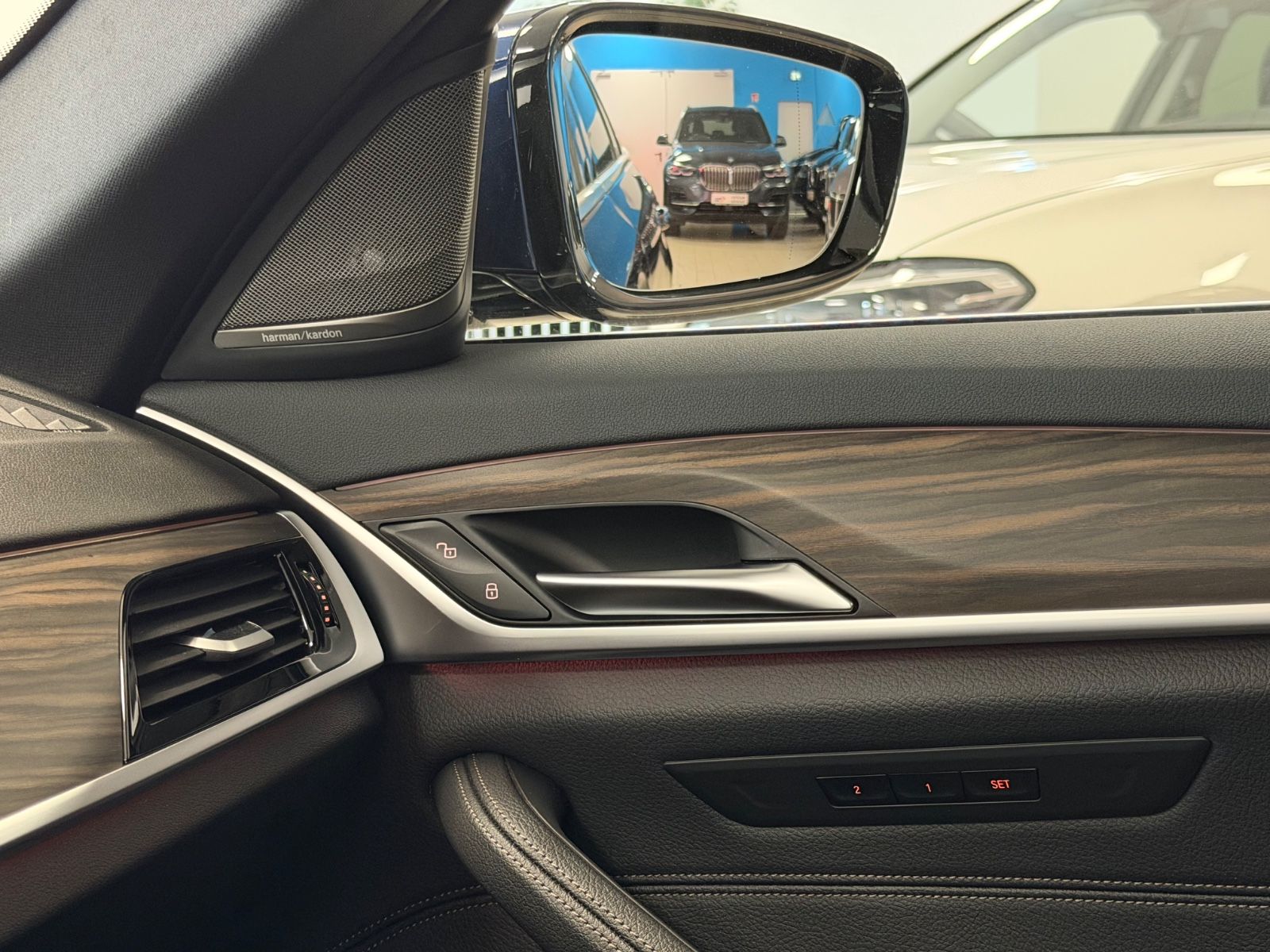 BMW 530dxD/HUD/Laser/P+DrivAsPro/360°/St&Go/StandHz