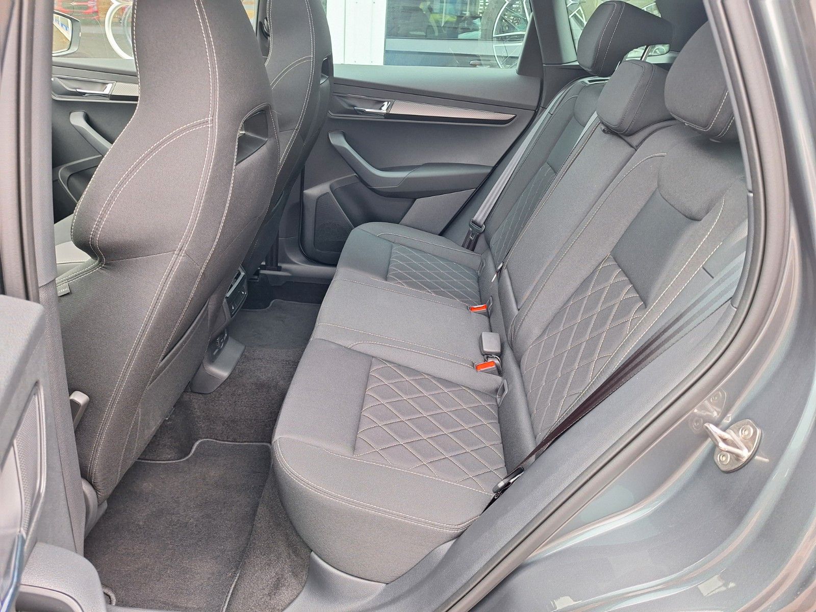 Skoda Karoq 2.0 TDI DSG Sportl 4x4/ACC/LED/Standh/AHK