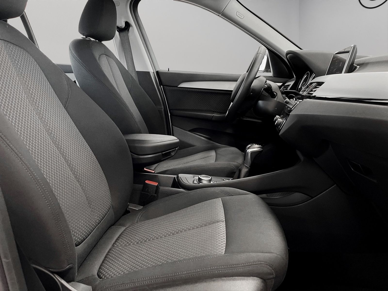 BMW X1 xDrive25e - Samsaru's Car Outlet