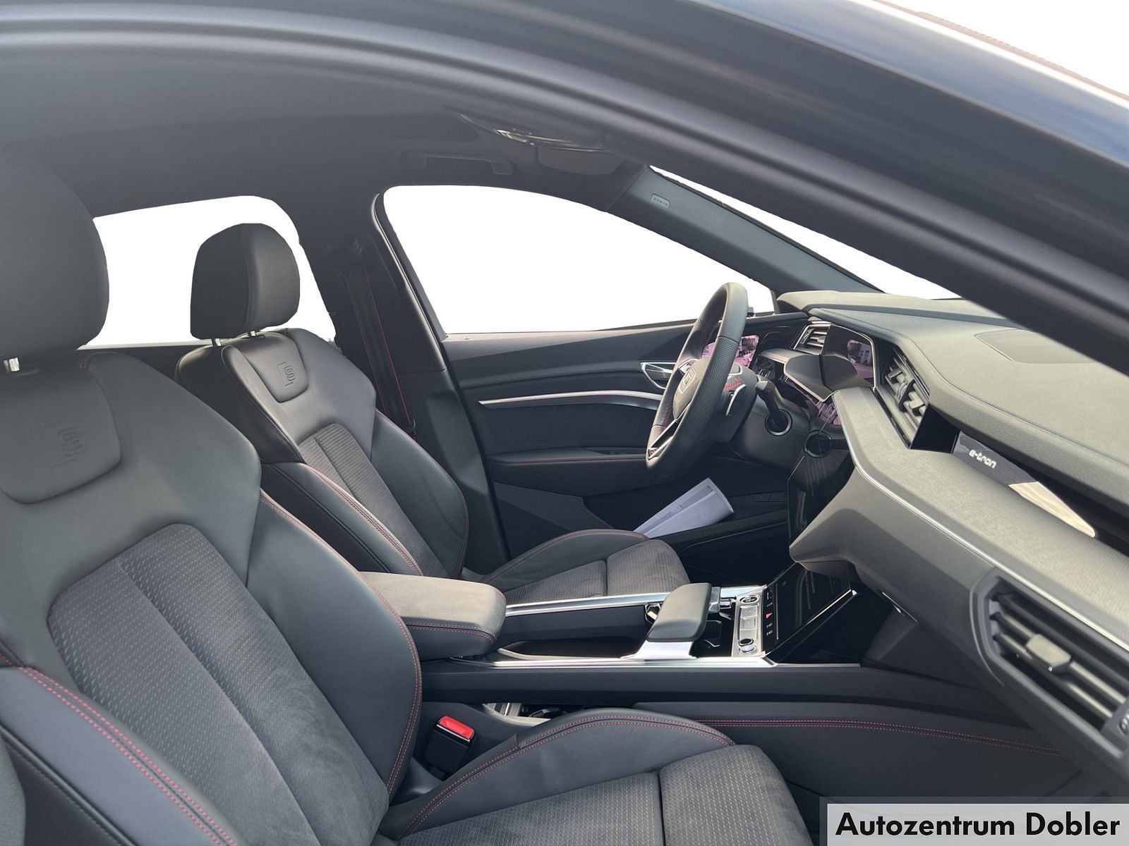 Audi Q8 Sportback e-tron S line 55 AHK Glasdach Navi