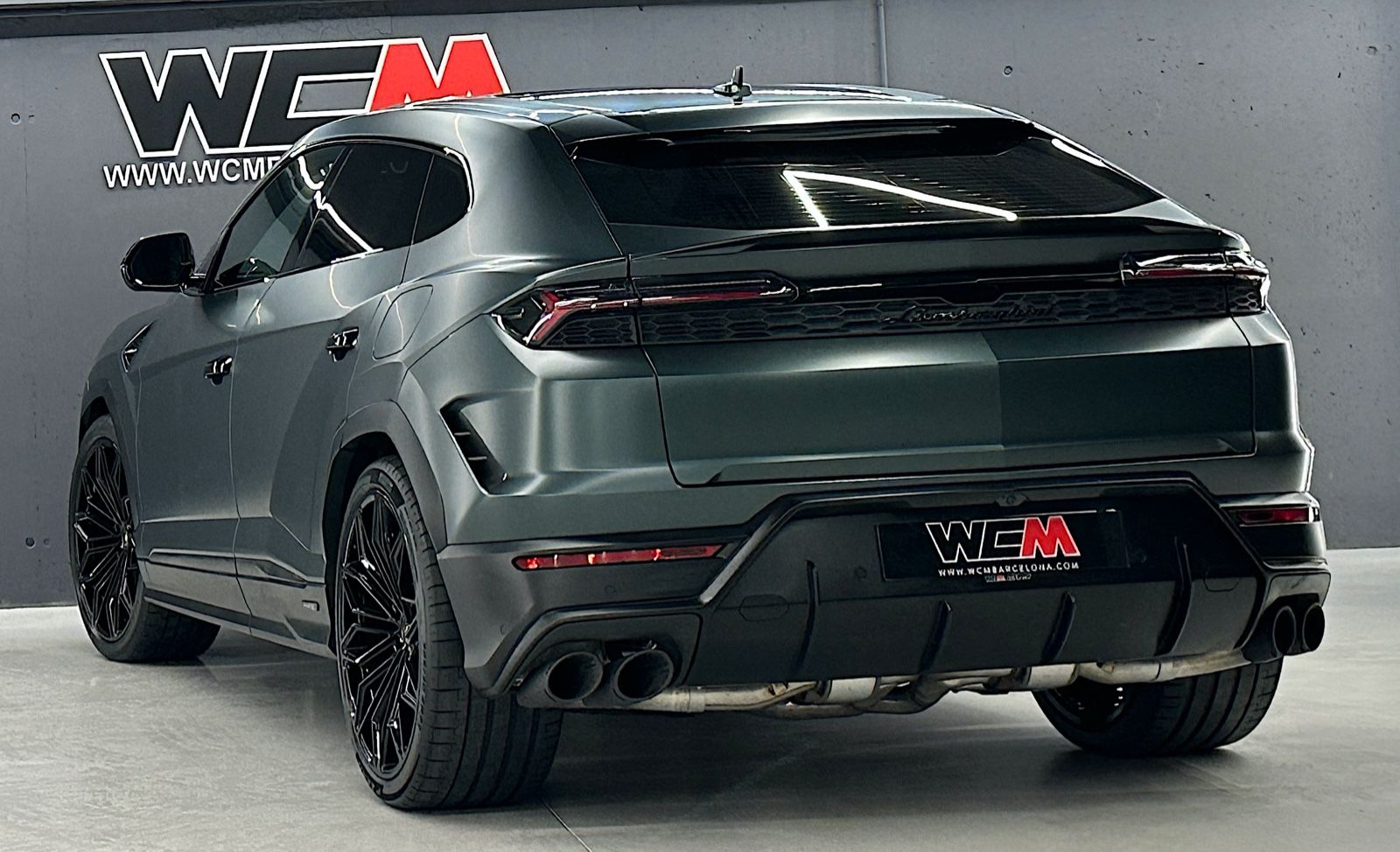 Lamborghini Urus 4.0 V8 PHEV SE - Samsaru's Car Outlet