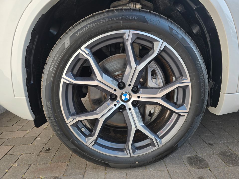 BMW X5 xDrive50e M Sportpaket*Pano*AHK*adapLED*DAPro