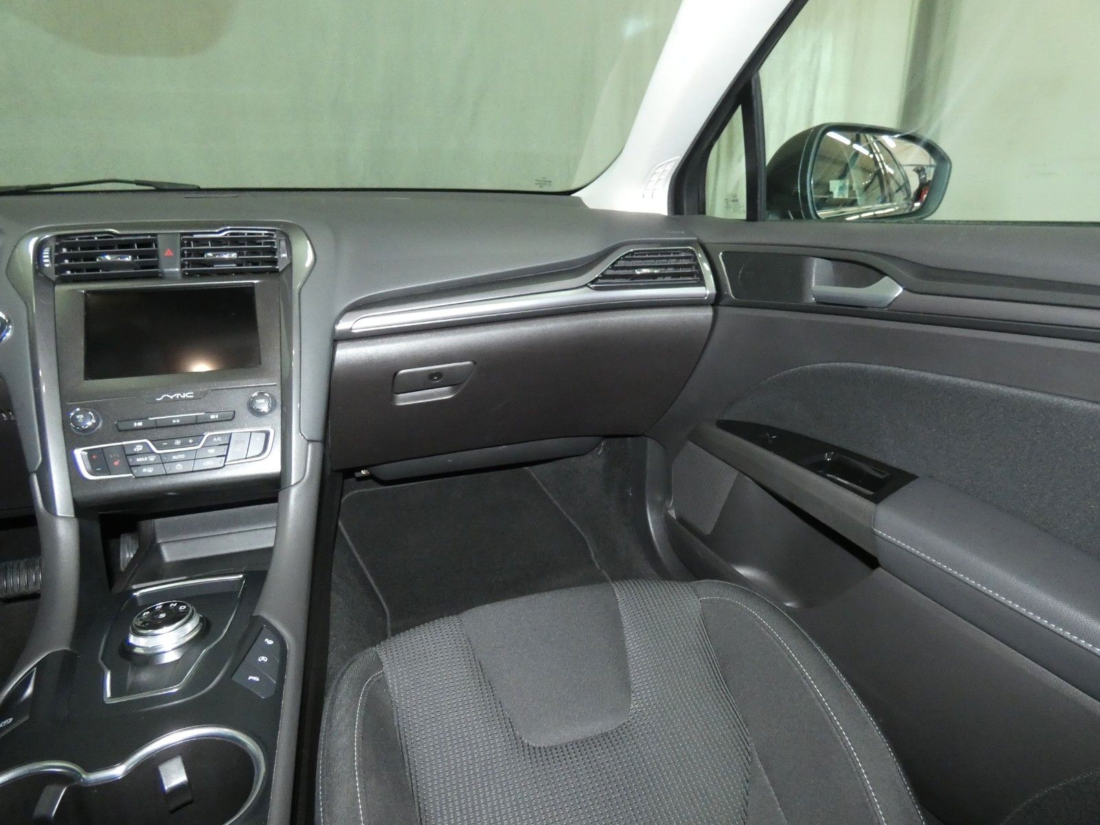 Ford Mondeo 2.0 Titanium - Samsaru's Car Outlet