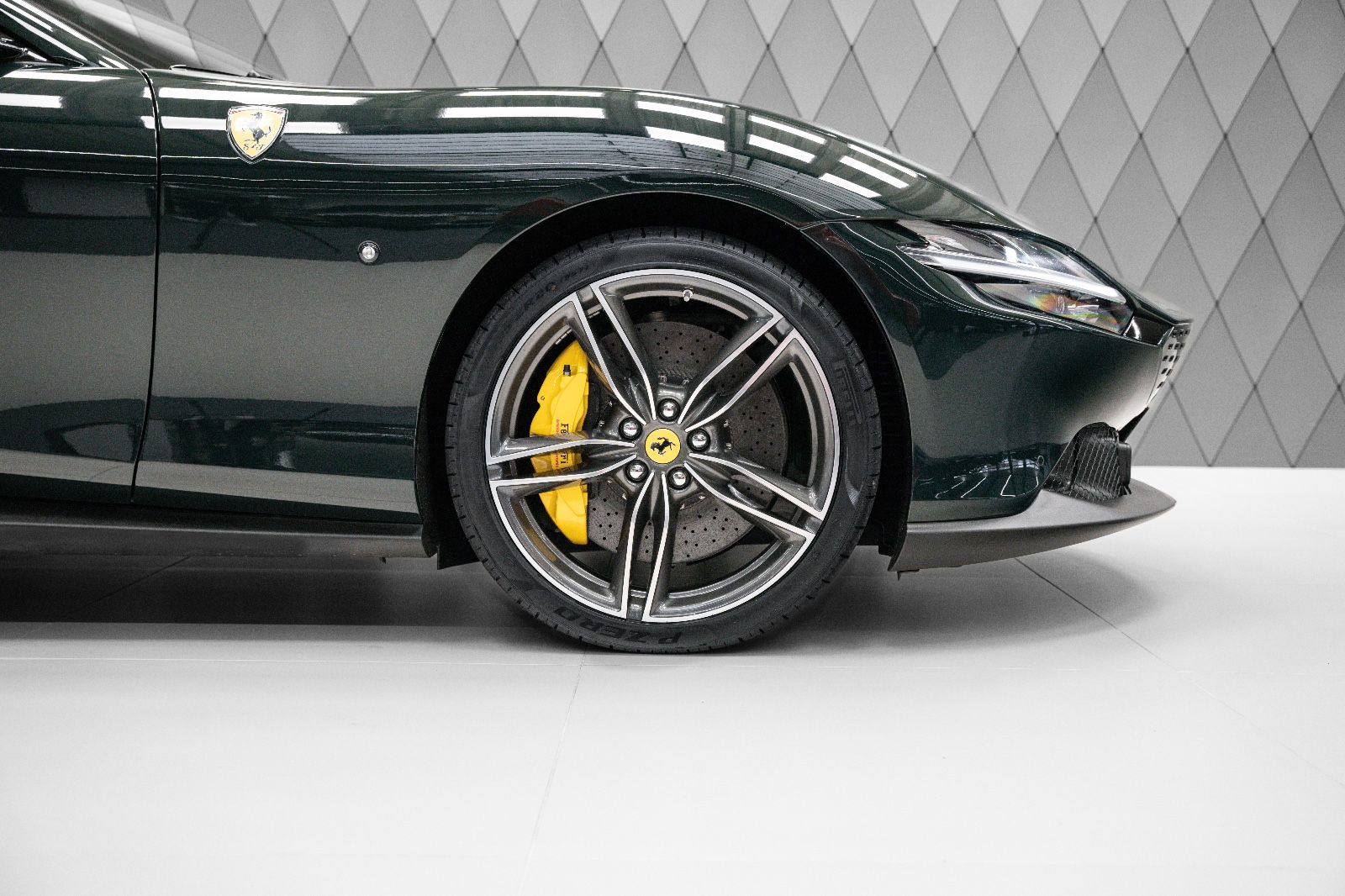 Ferrari Roma Spider - Samsaru's Car Outlet