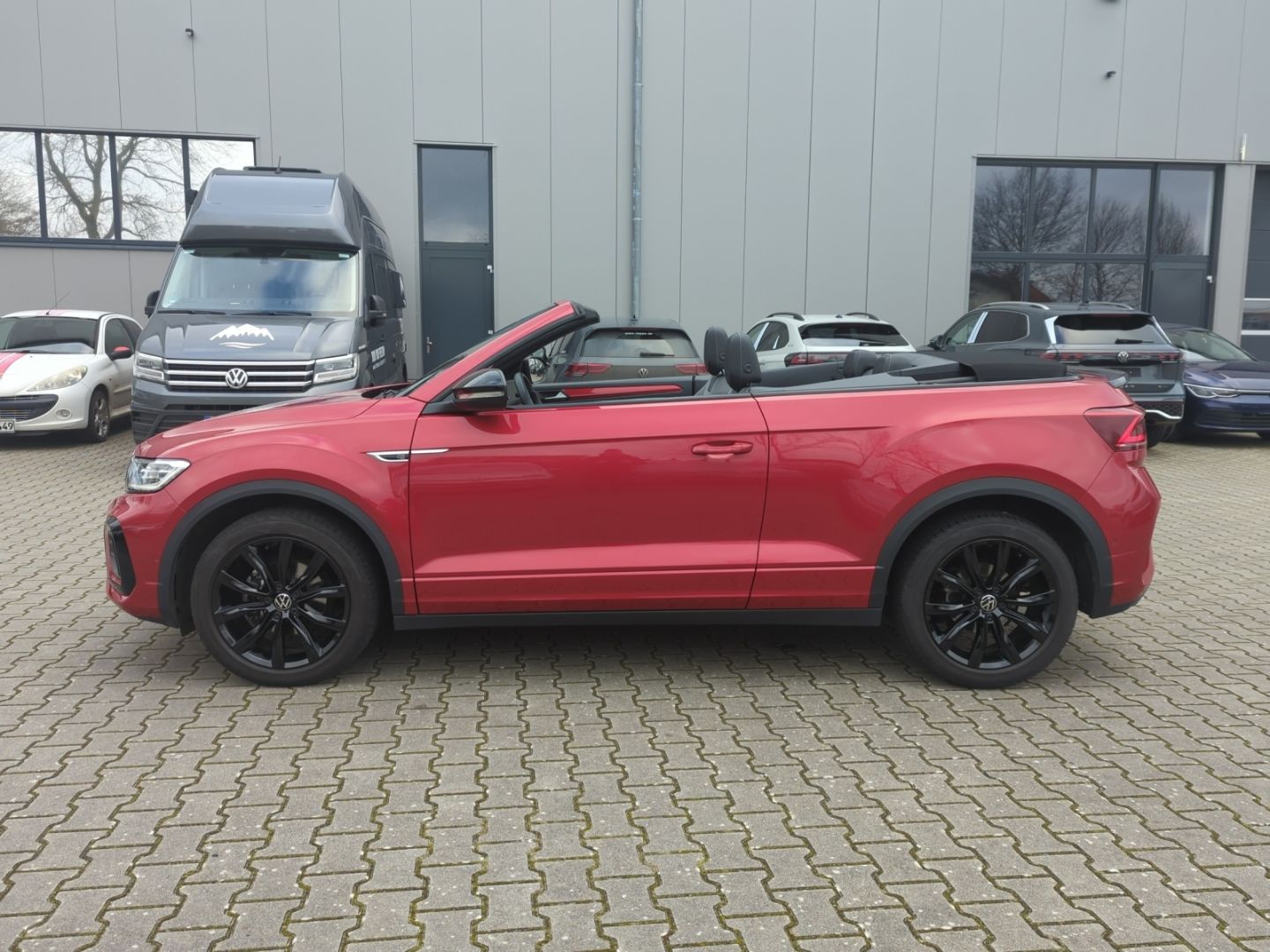 Volkswagen T-Roc R-Line 1.5 TSI DSG - Samsaru's Car Outlet