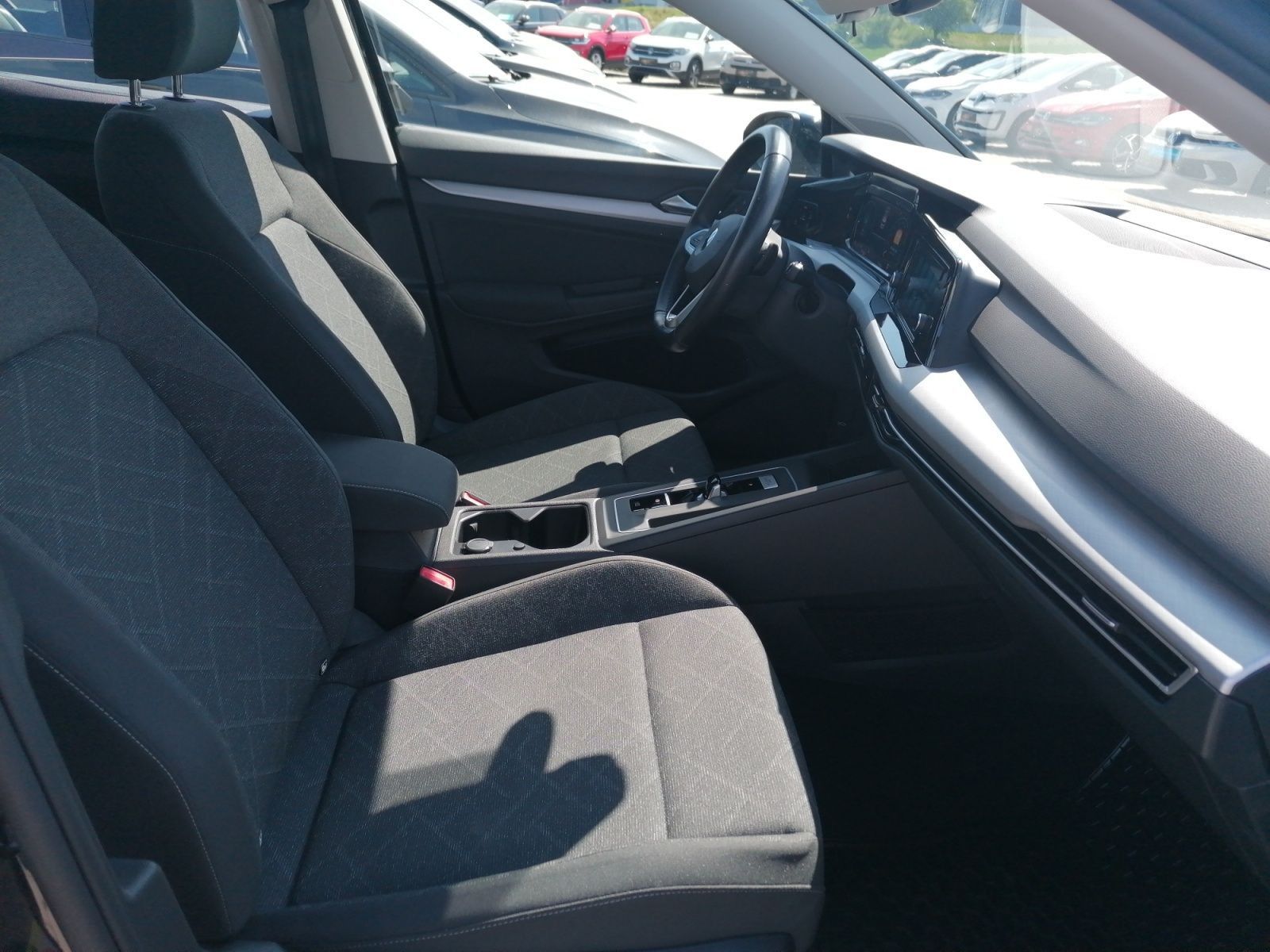 Volkswagen Golf VIII 2.0TDI Life DSG - Samsaru's Car Outlet