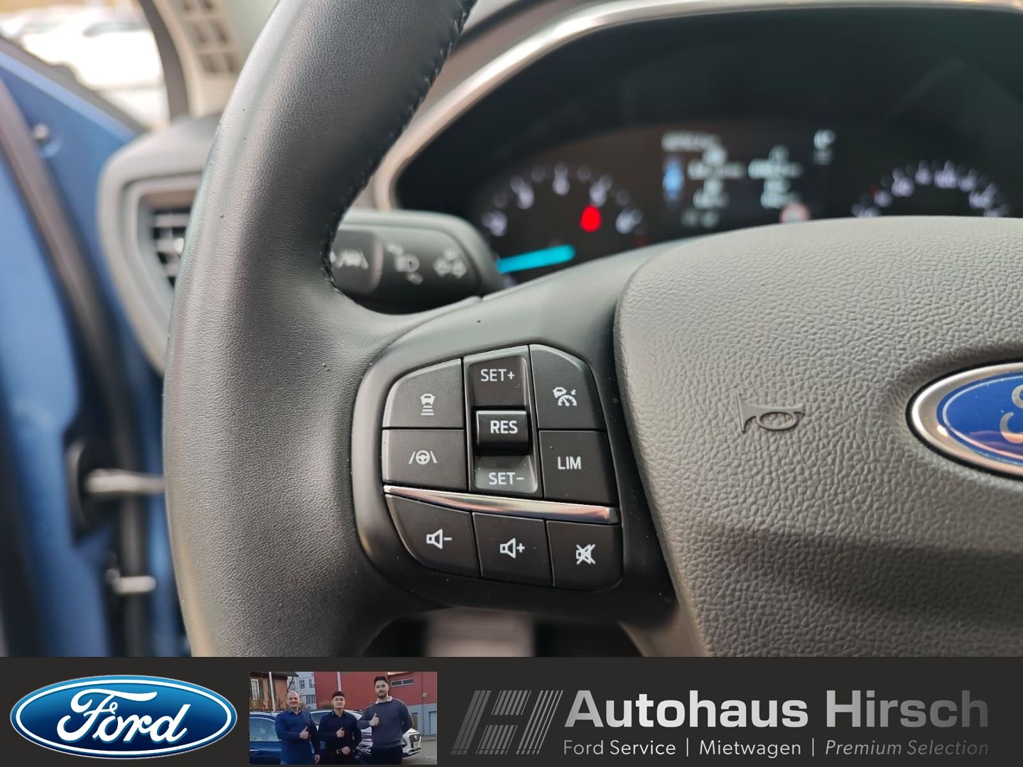Ford Focus Turnier Active Navi LED ACC Apple CarPlay