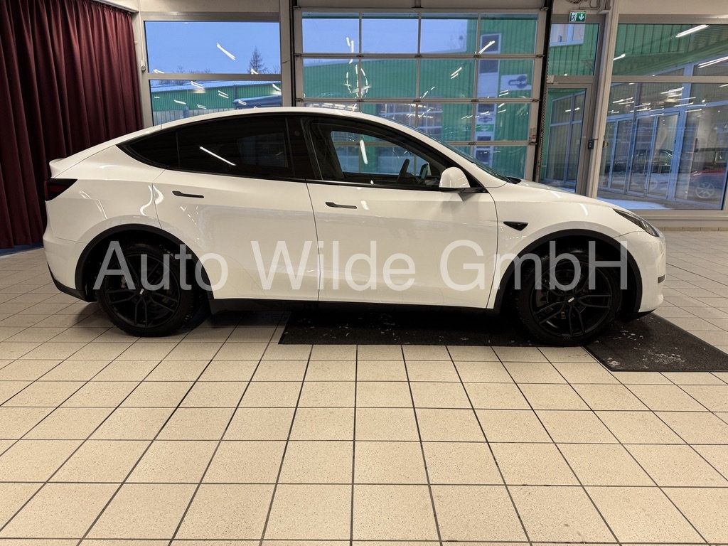 Tesla Model Y Basis RWD