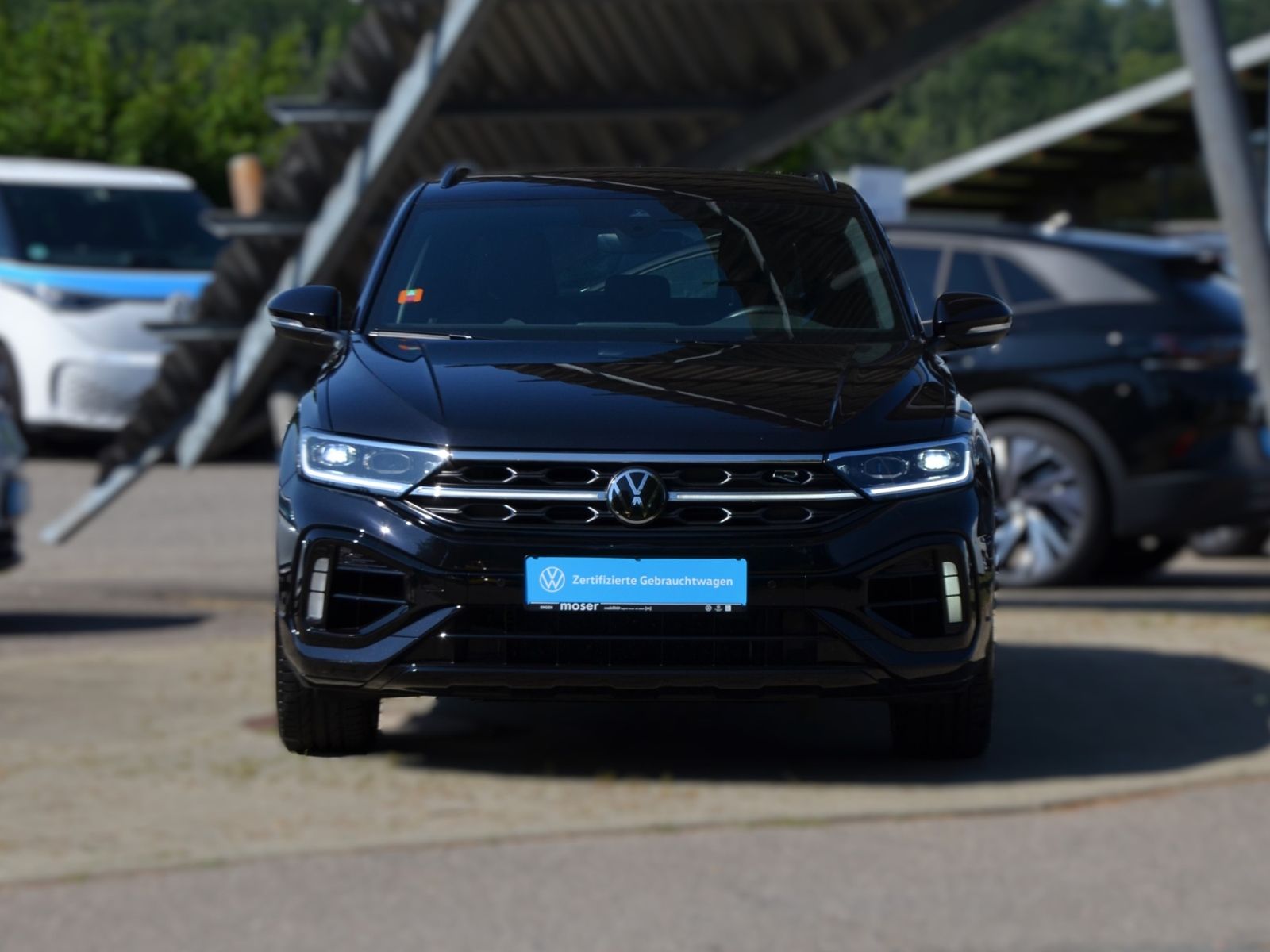 Volkswagen T-Roc R 2.0 TSI 4MOTION - Samsaru's Car Outlet