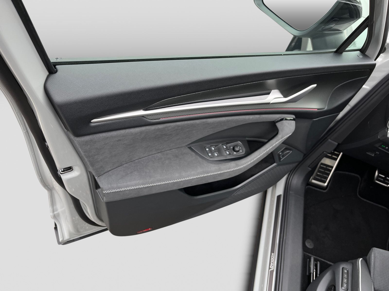 Skoda Kodiaq Sportline 1,5 TSI iV pACC HuD AHK 360°NAV
