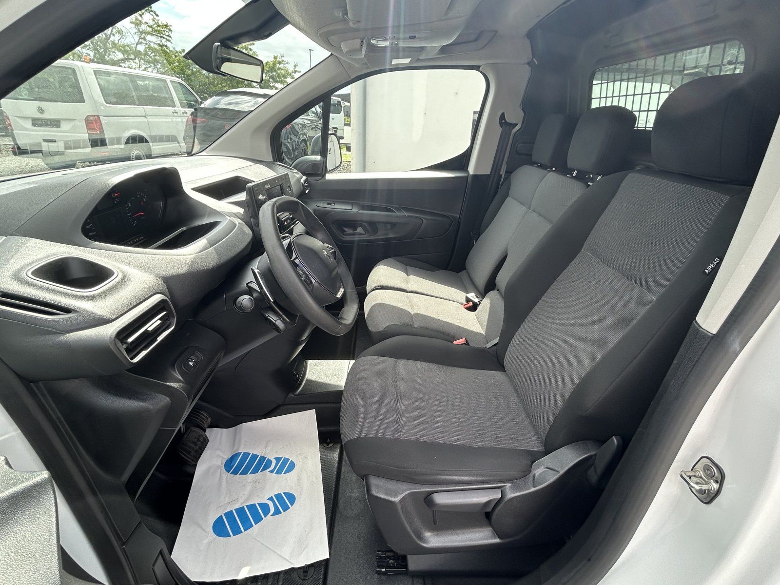 Peugeot Partner 1.5 BlueHDi - Samsaru's Car Outlet