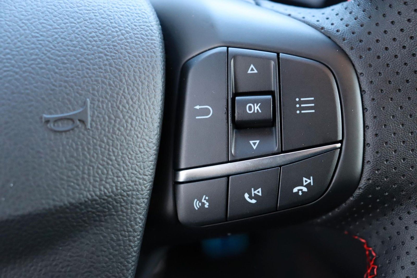 Ford Focus ST-Line X 1.0 Matrix LED 4,99% FIN*