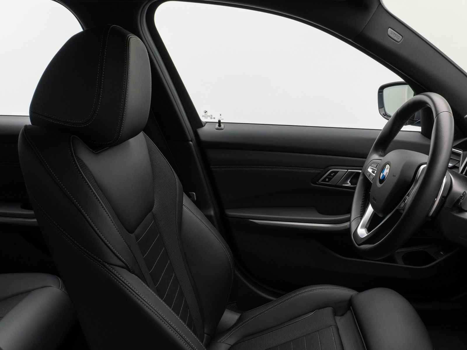 BMW 330i xD SportLine - Samsaru's Car Outlet