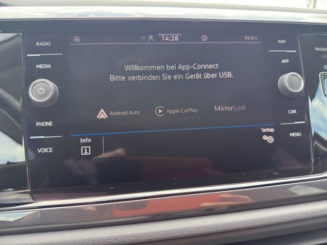 Volkswagen Polo 1.0l TSI BEATS DSG - Samsaru's Car Outlet
