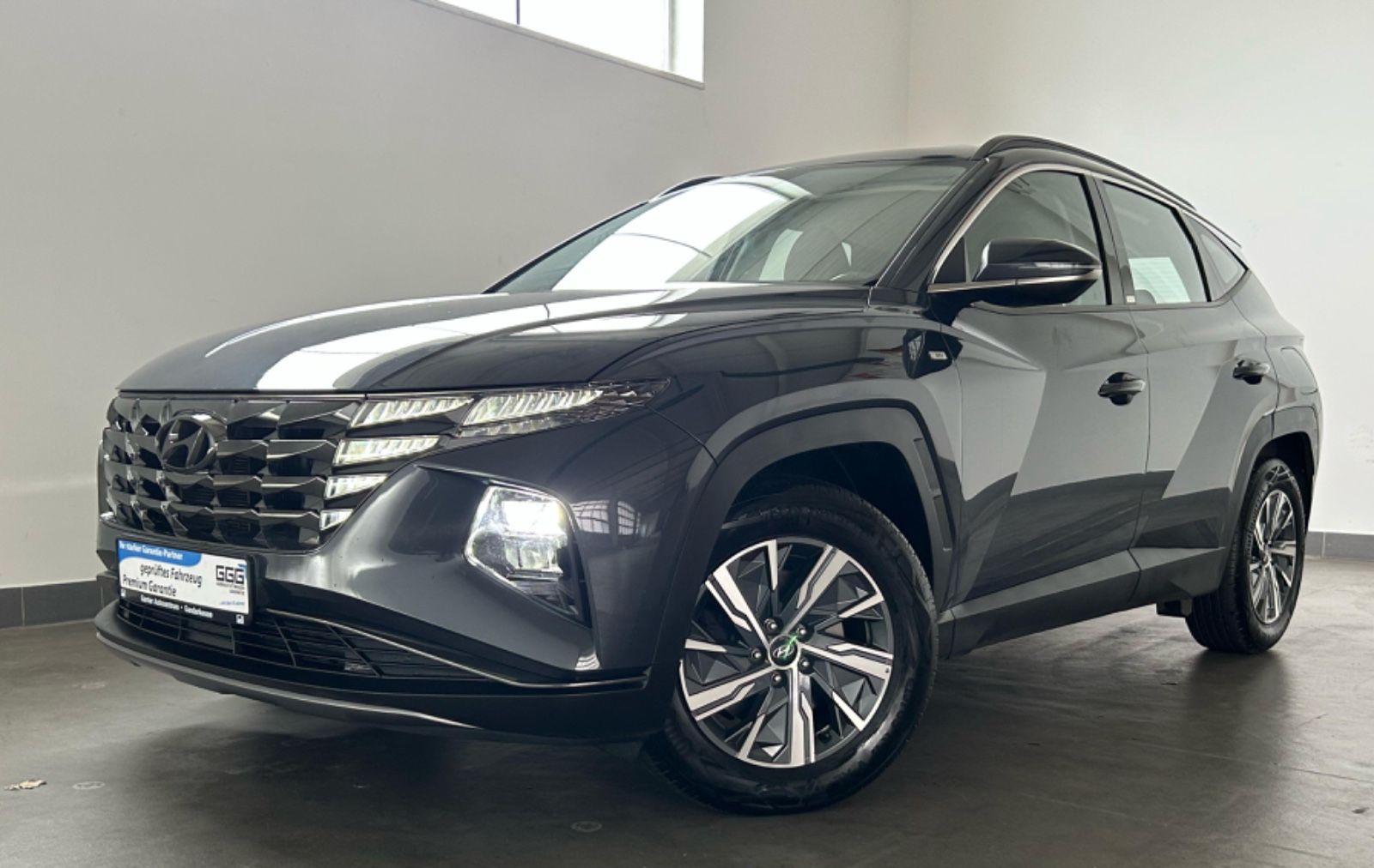 Hyundai Tucson - Samsaru's Car Outlet