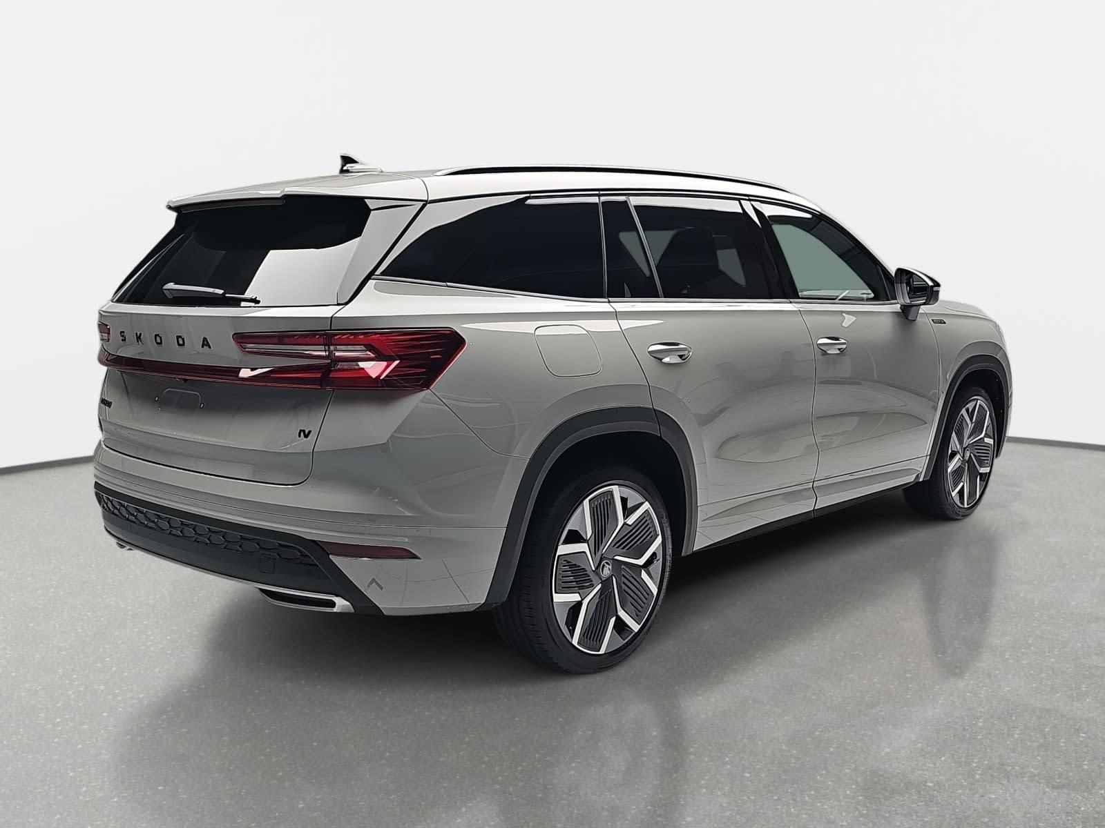 Skoda 1.5 TSI DSG IV PHEV SPORTLINE AHK PANO LM
