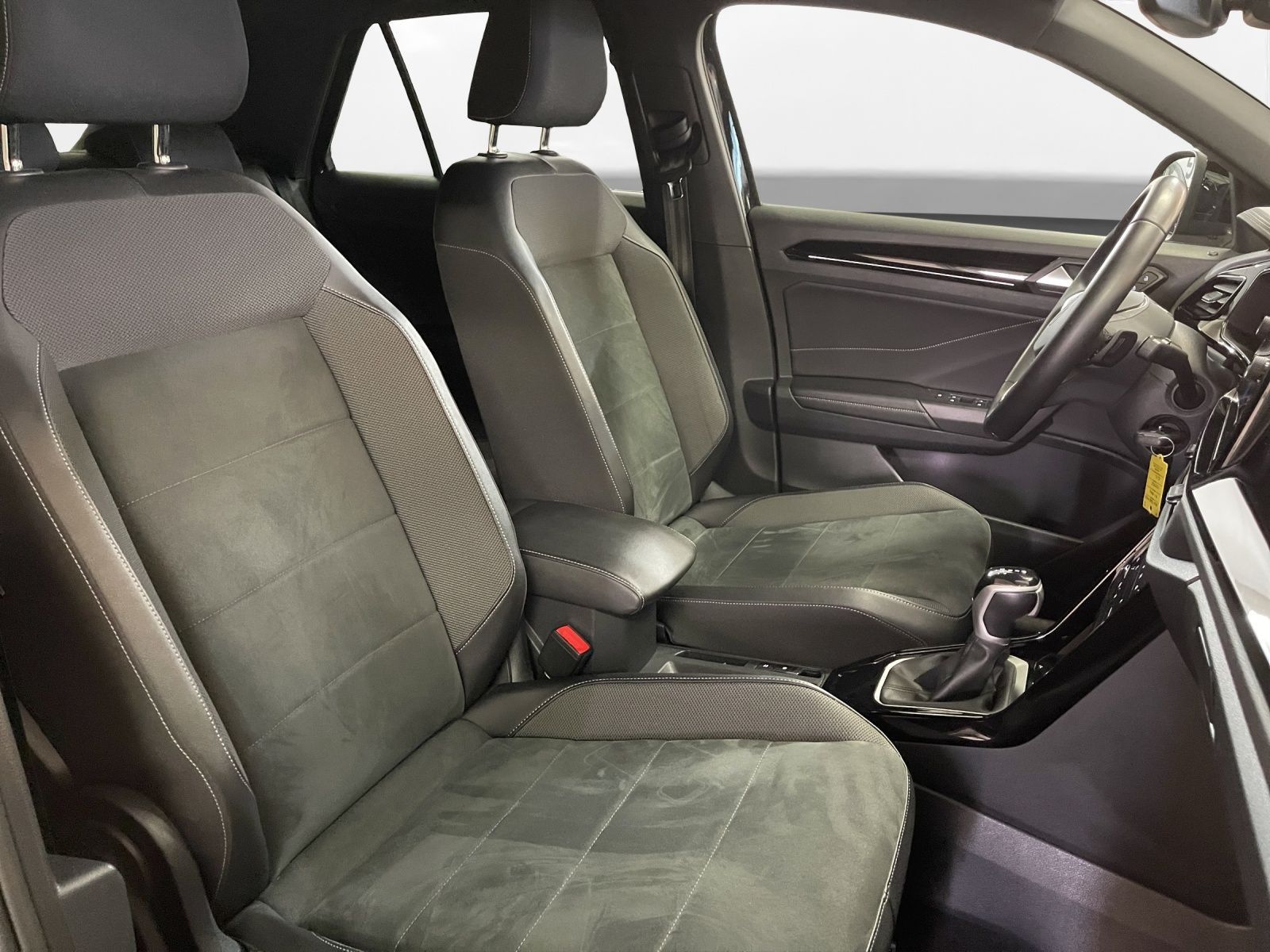 Volkswagen T-Roc 1.5 TSI Style - Samsaru's Car Outlet
