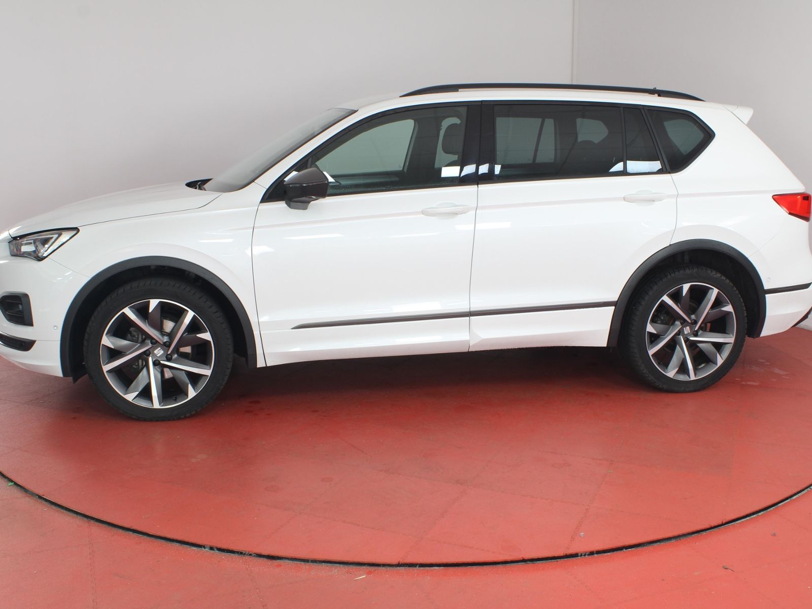 Seat Tarraco FR 2.0TDI DSG 350-ohne Anzahlung Navi AH